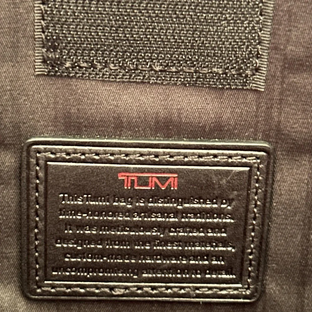 TUMI Alpha Black Ballistic Nylon Messenger Laptop Crossbody Bag Slim EUC